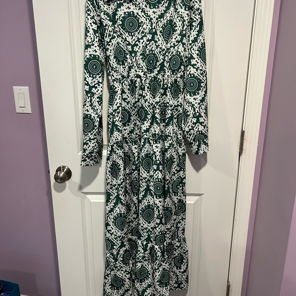 Elegant Green and White Patterned Dress